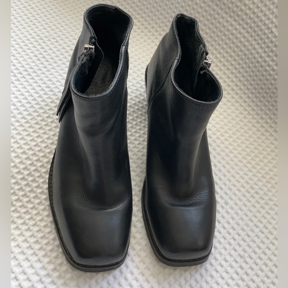 black leather Ankle Boots - Picture 3 of 7